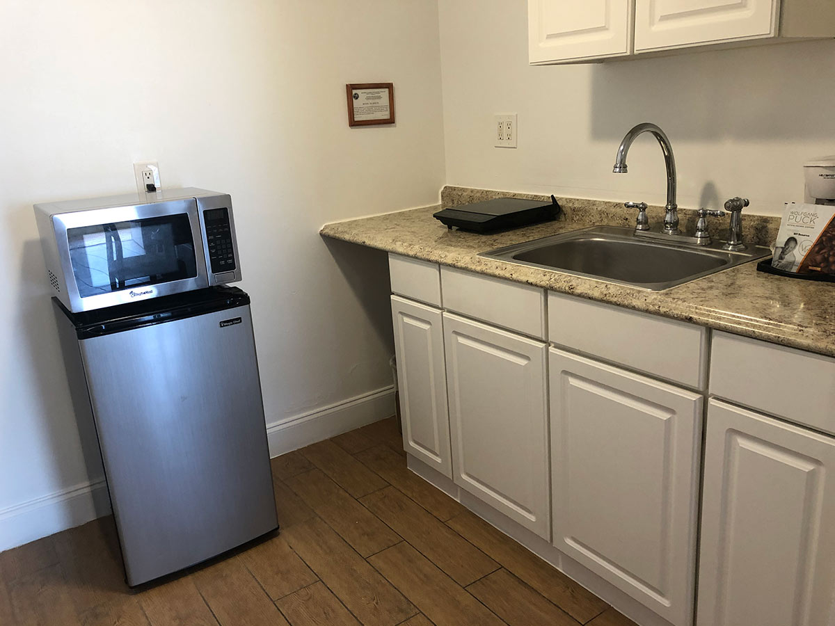 Deluxe King Kitchenette